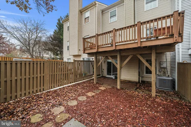 a view of a tennis court