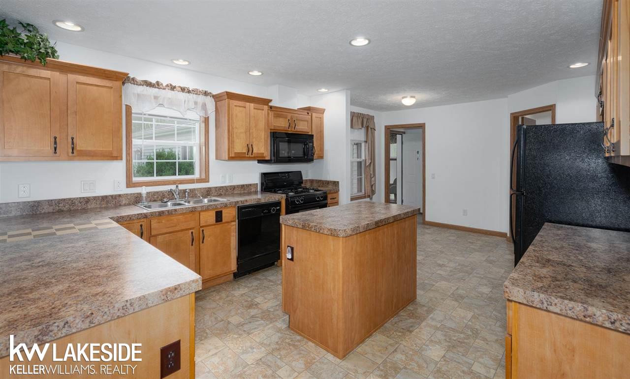4735 Lakeshore Road Lexington, MI 48450 - Photo 17 of 75
