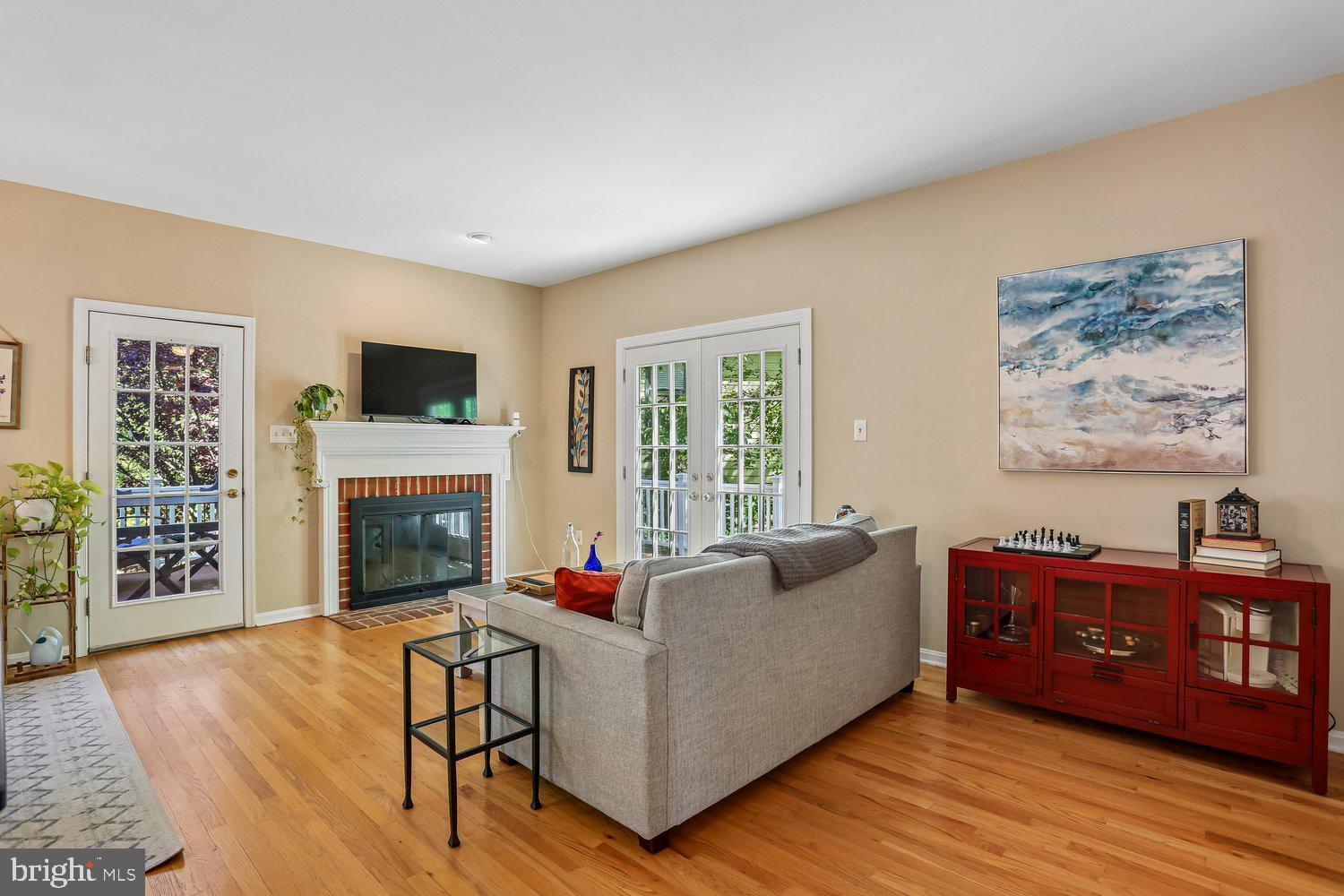 465 Tschiffely Square Road Gaithersburg, MD 20878 - Photo 20 of 74 Spacious family room