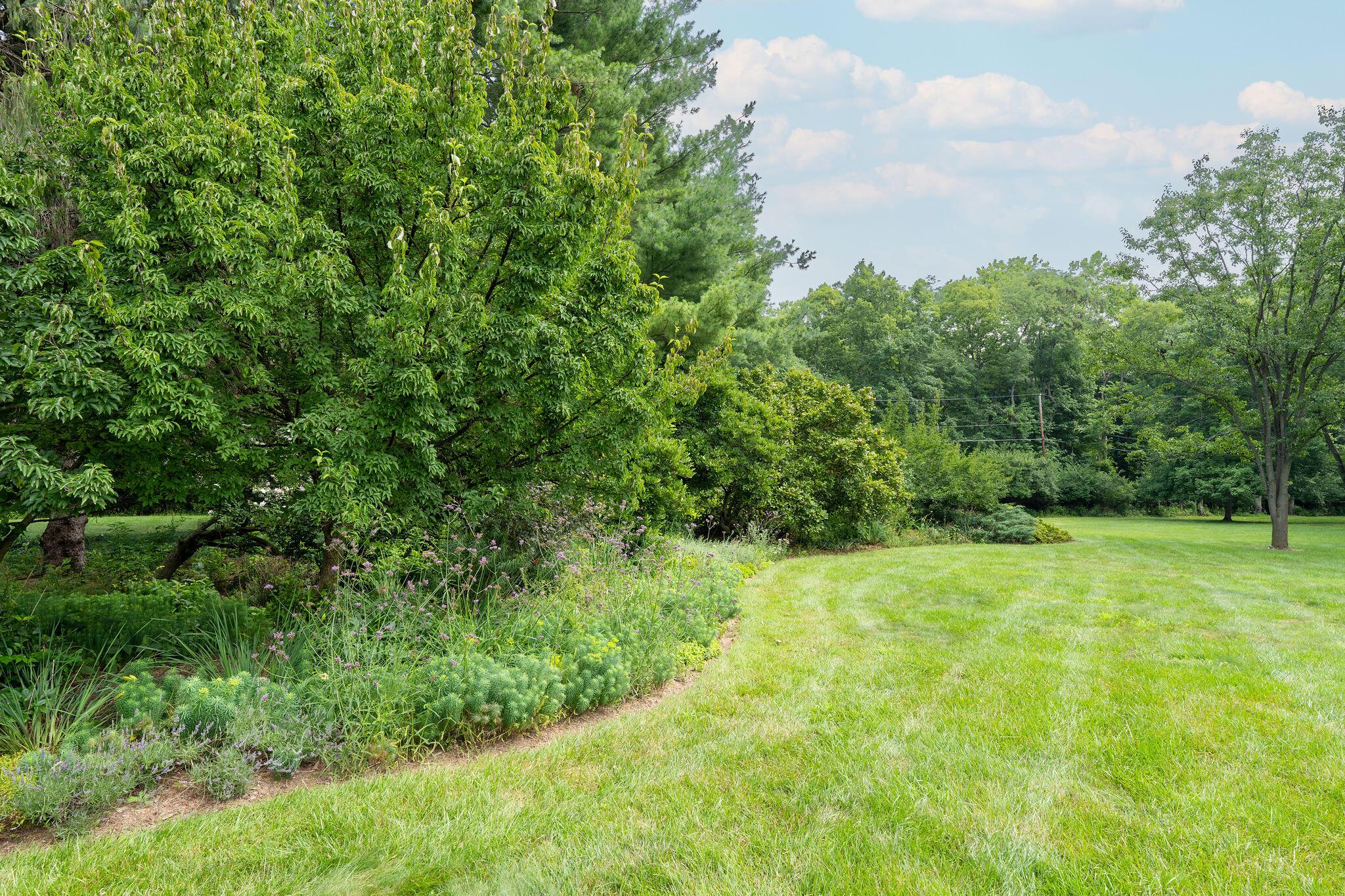 1350 Carriage Road Powell, OH 43065 - Photo 72 of 80 1350CarriageRdGardenAreas-6
