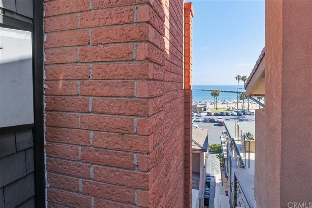 3036 Breakers Drive Corona del Mar, CA 92625 - Photo 24 of 48 a bathroom with a shower