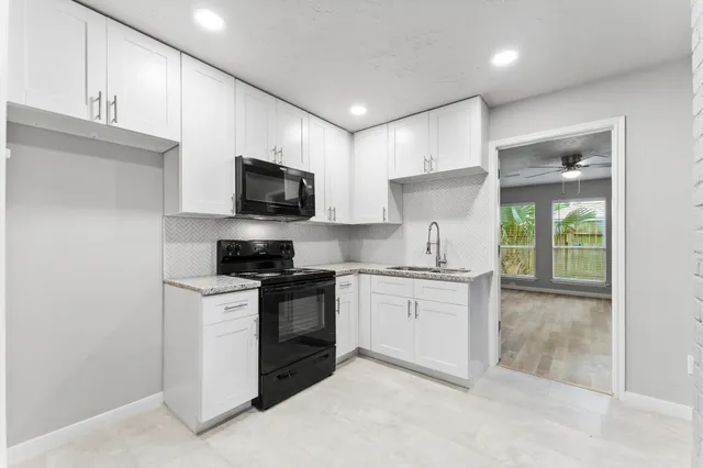 $2,595 | 10422 Rockcrest Road, Houston, TX 77041