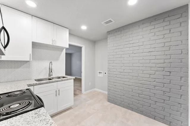 $2,595 | 10422 Rockcrest Road, Houston, TX 77041