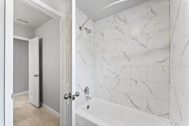 $2,595 | 10422 Rockcrest Road, Houston, TX 77041