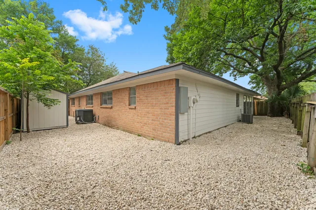 $2,595 | 10422 Rockcrest Road, Houston, TX 77041