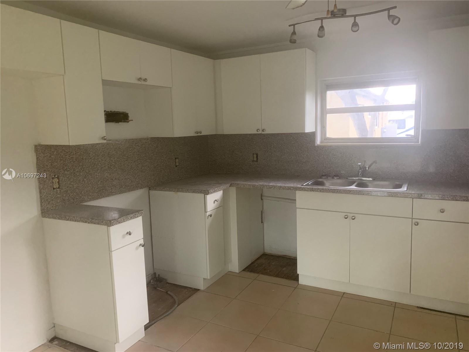 6541 Southwest 18th Street Miami, FL 33155 - Photo 9 of 18