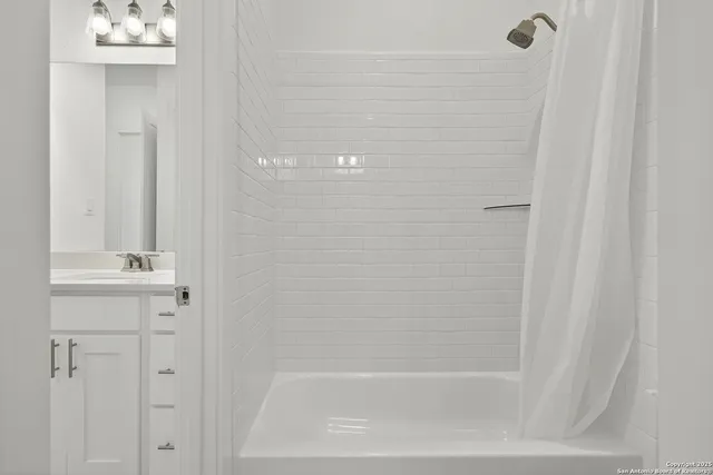 $780,000 | 8608 Shady Gate, Boerne, TX 78015