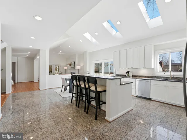 $1,386,000 | 3501 Perry Street, Fairfax, VA 22030