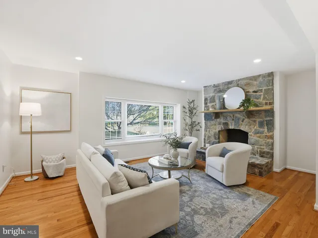 $1,386,000 | 3501 Perry Street, Fairfax, VA 22030