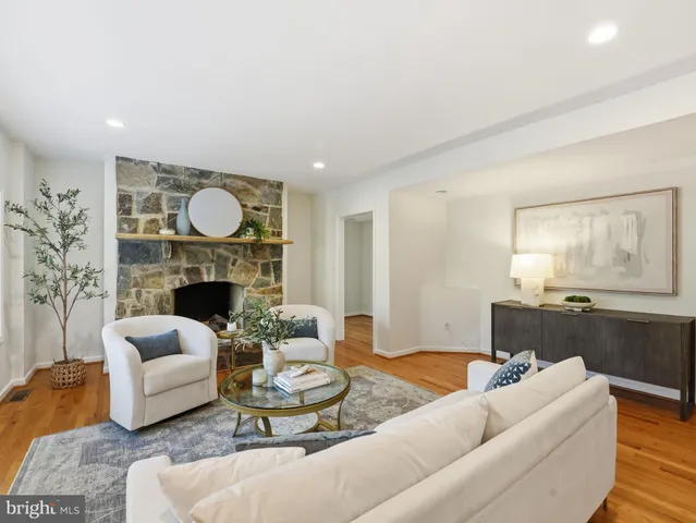 $1,386,000 | 3501 Perry Street, Fairfax, VA 22030