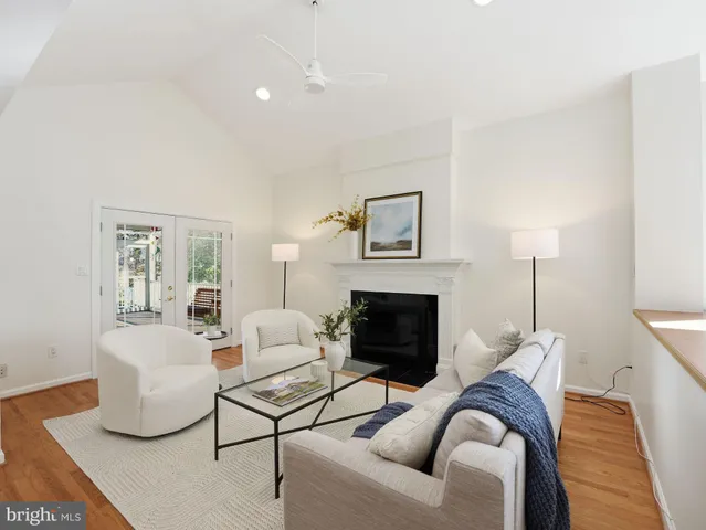 $1,386,000 | 3501 Perry Street, Fairfax, VA 22030