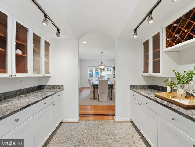 $1,386,000 | 3501 Perry Street, Fairfax, VA 22030