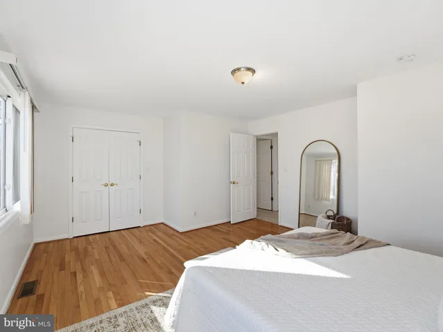 $1,386,000 | 3501 Perry Street, Fairfax, VA 22030