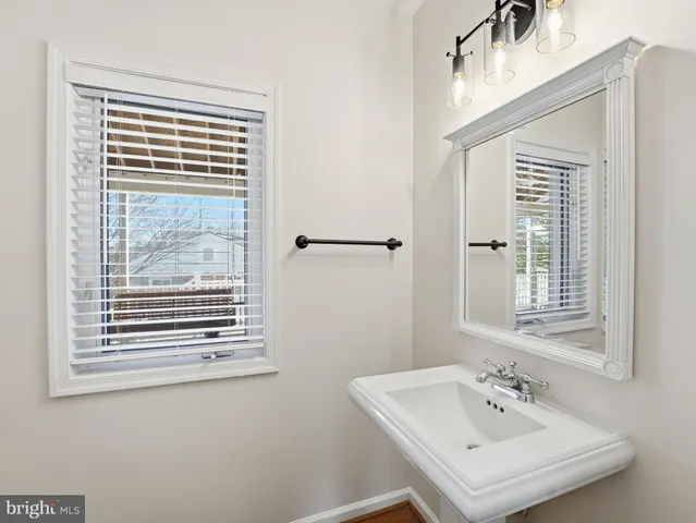 $1,386,000 | 3501 Perry Street, Fairfax, VA 22030