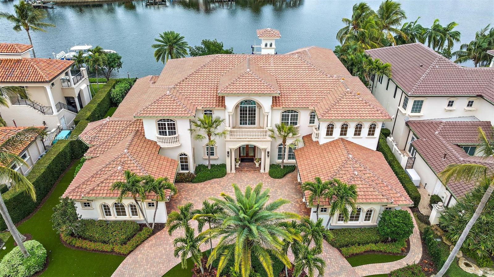 19081 Southeast Reach Island Lane Jupiter, FL 33458 - Photo 6 of 28 Front Aerial