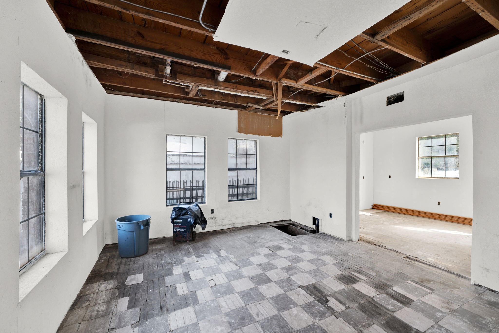 3727 Broadway Street Houston, TX 77017 - Photo 18 of 43 a view of an empty room with a window