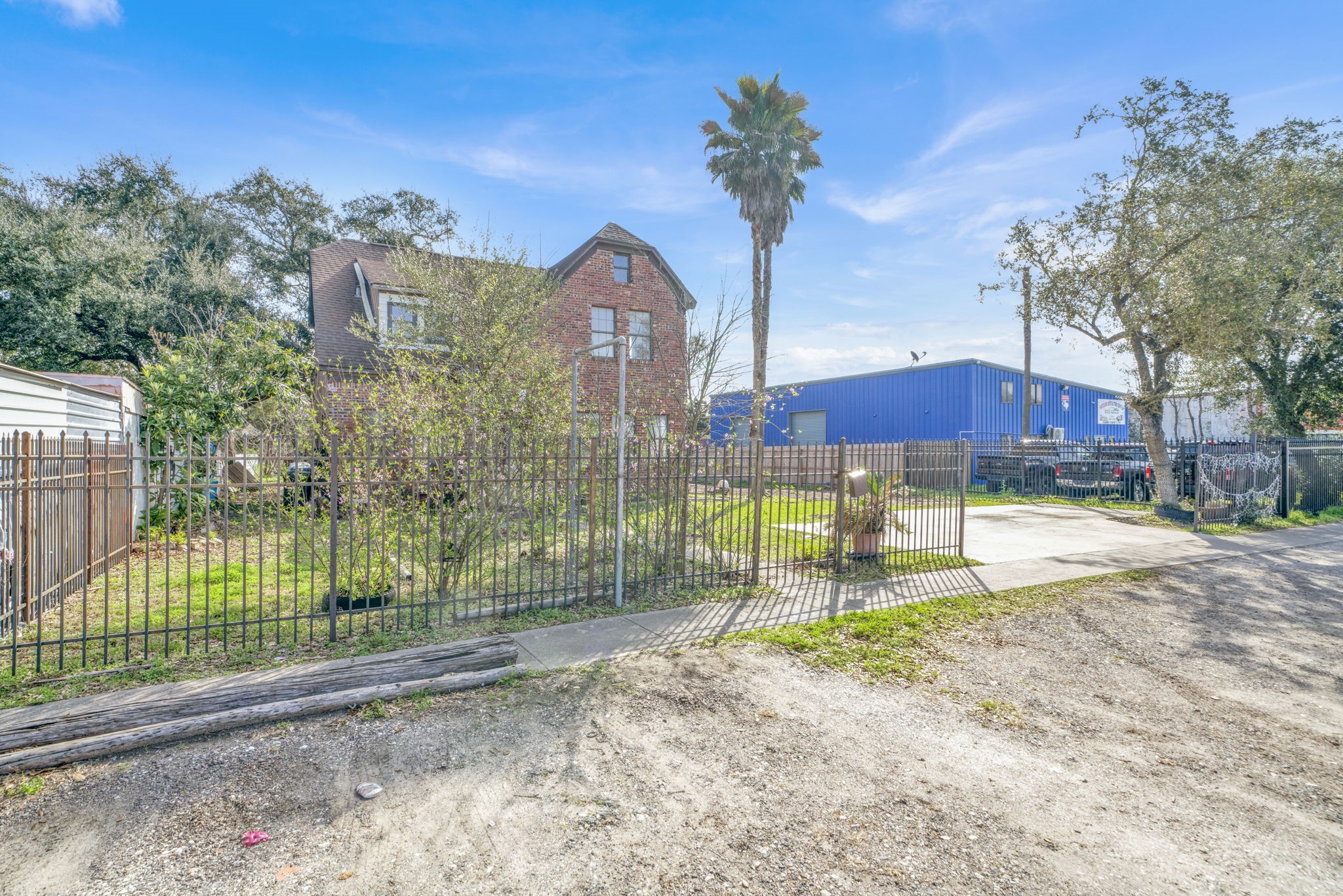 3727 Broadway Street Houston, TX 77017 - Photo 5 of 43 a view of a park with a slide