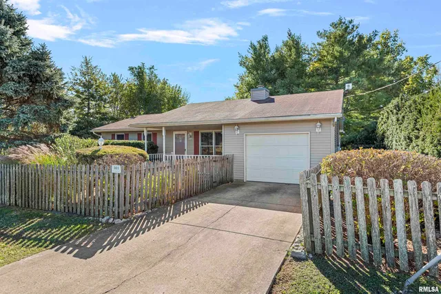 $159,900 | 301 North Grand Avenue, Auburn, IL 62615