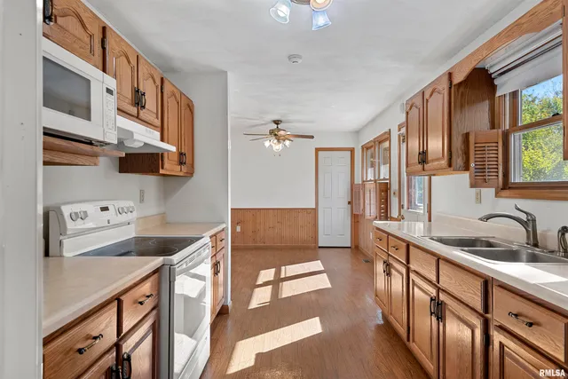 $159,900 | 301 North Grand Avenue, Auburn, IL 62615