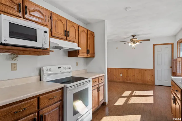 $159,900 | 301 North Grand Avenue, Auburn, IL 62615