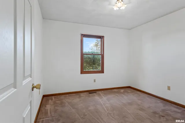 $159,900 | 301 North Grand Avenue, Auburn, IL 62615