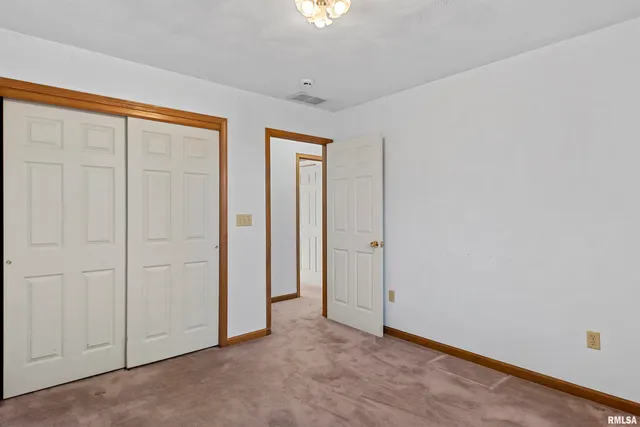 $159,900 | 301 North Grand Avenue, Auburn, IL 62615