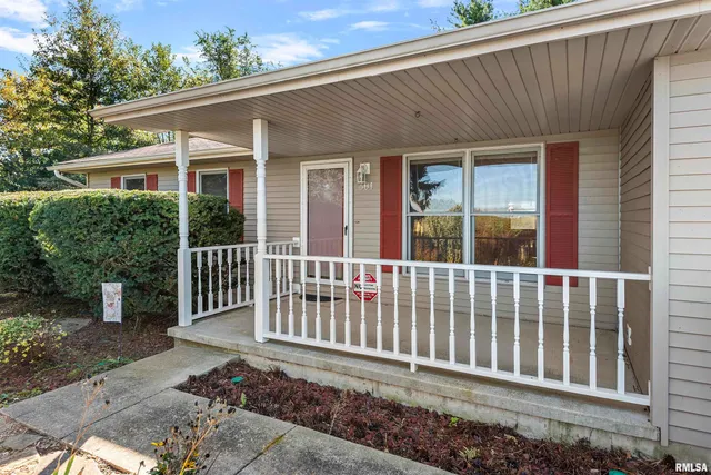 $159,900 | 301 North Grand Avenue, Auburn, IL 62615