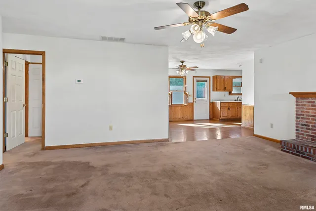 $159,900 | 301 North Grand Avenue, Auburn, IL 62615