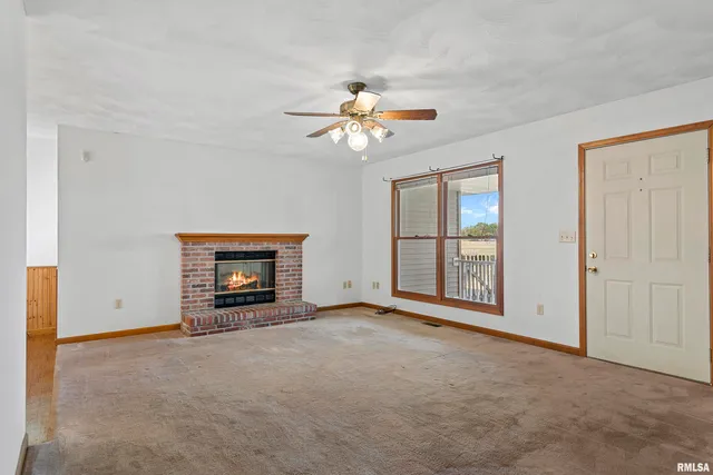 $159,900 | 301 North Grand Avenue, Auburn, IL 62615