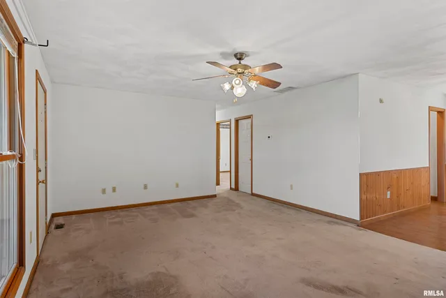 $159,900 | 301 North Grand Avenue, Auburn, IL 62615