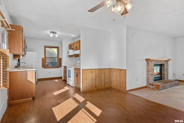 $159,900 | 301 North Grand Avenue, Auburn, IL 62615