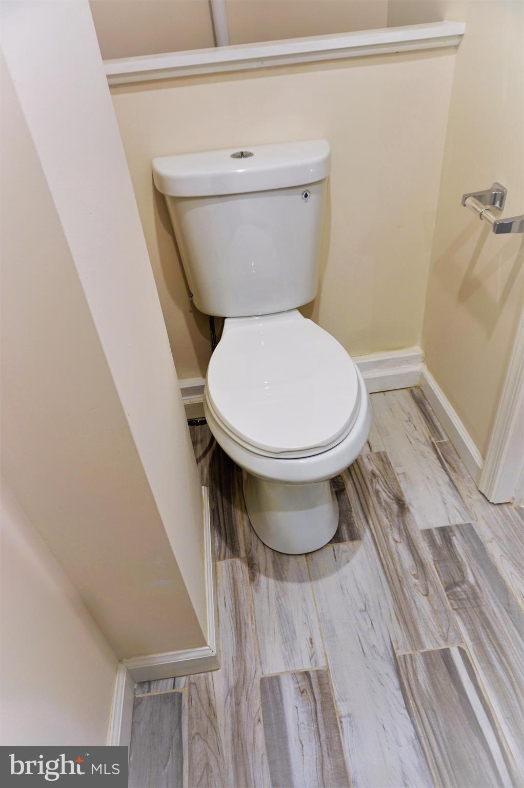2013 Inverton Road Baltimore, MD 21222 - Photo 19 of 24 Bath