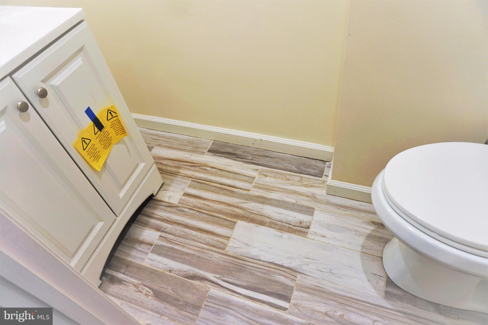 2013 Inverton Road Baltimore, MD 21222 - Photo 20 of 24 Bath