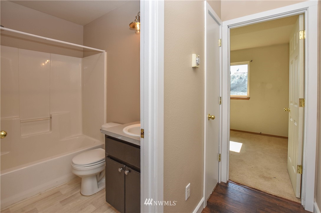 136 Balboa Loop Kelso, WA 98626 - Photo 14 of 19 Gallery Image 14