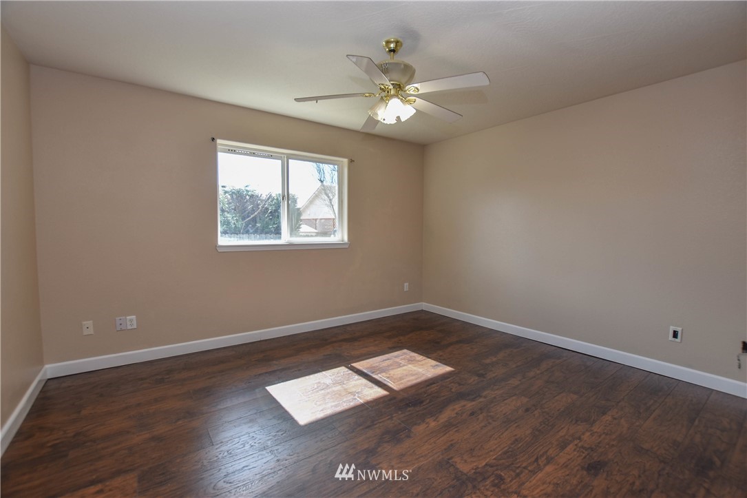 136 Balboa Loop Kelso, WA 98626 - Photo 5 of 19 Gallery Image 5