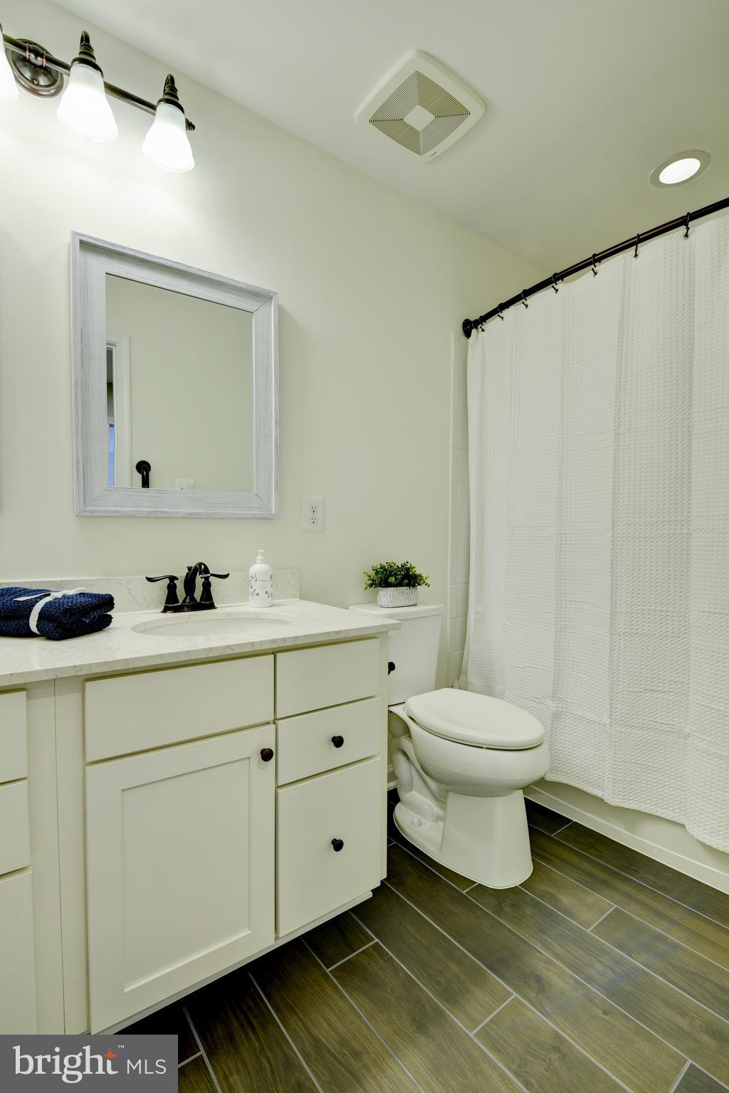 113 Atlantis Lane Front Royal, VA 22630 - Photo 37 of 58 Full bathroom in lower level