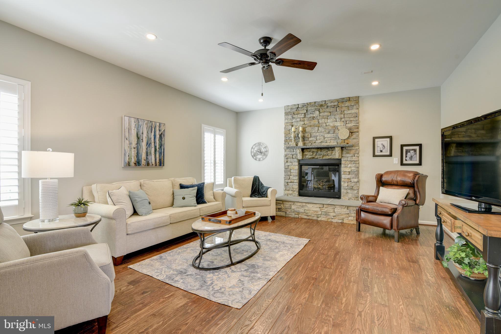 113 Atlantis Lane Front Royal, VA 22630 - Photo 4 of 58 Living room