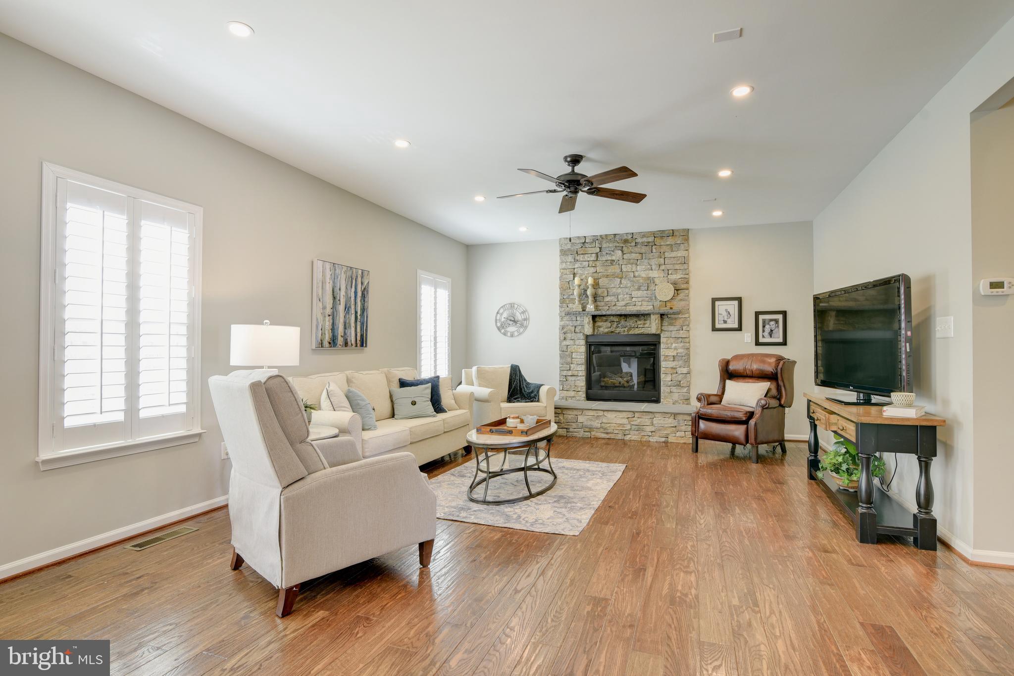 113 Atlantis Lane Front Royal, VA 22630 - Photo 7 of 58 Living room w/gas fireplace