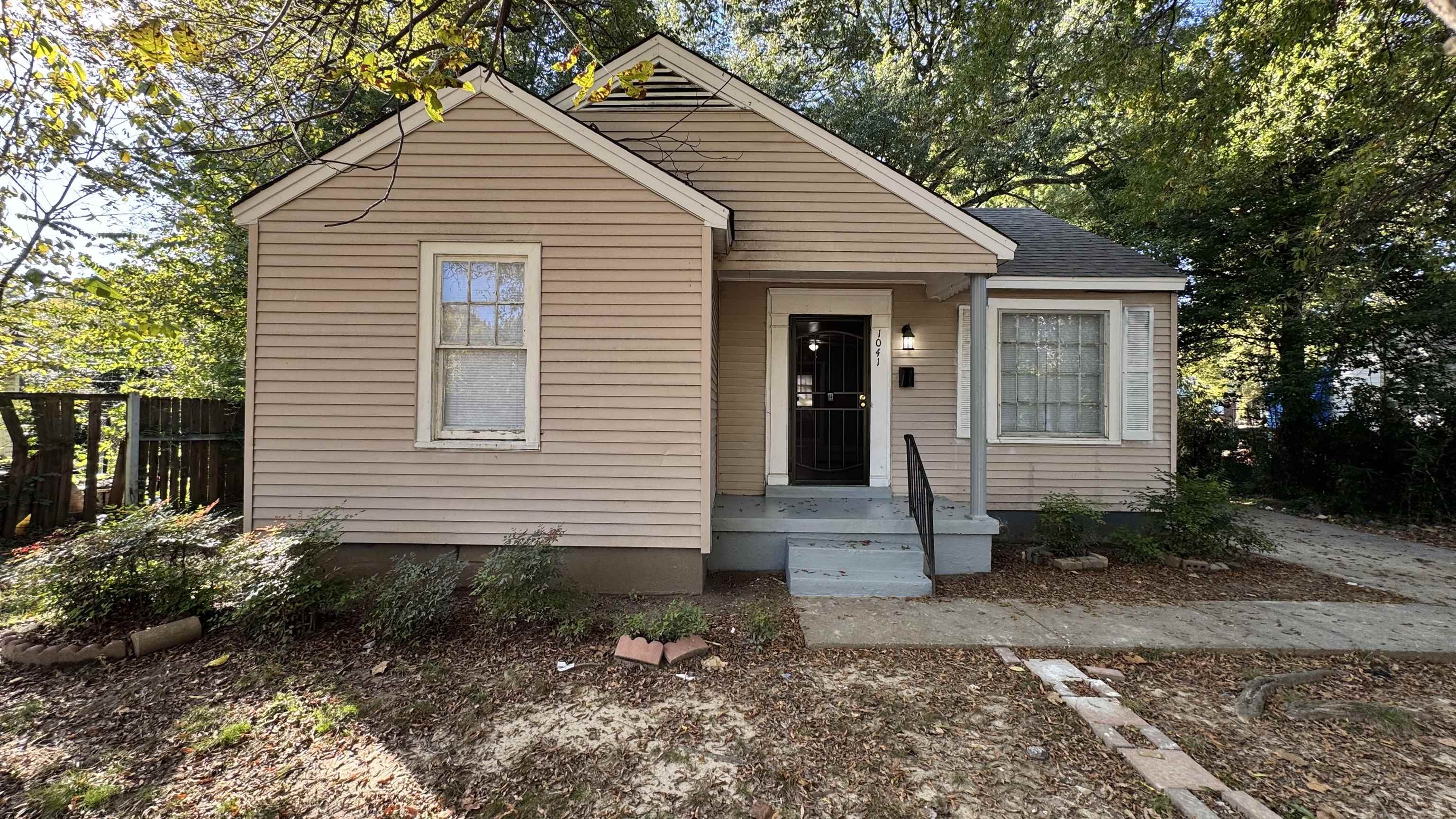 1041 Isabelle Street Memphis, TN 38122 - Photo 1 of 13