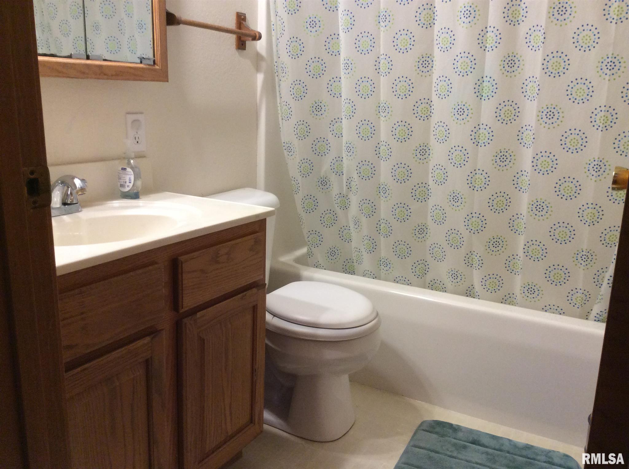13247 Smith Road Mount Vernon, IL 62864 - Photo 14 of 35
