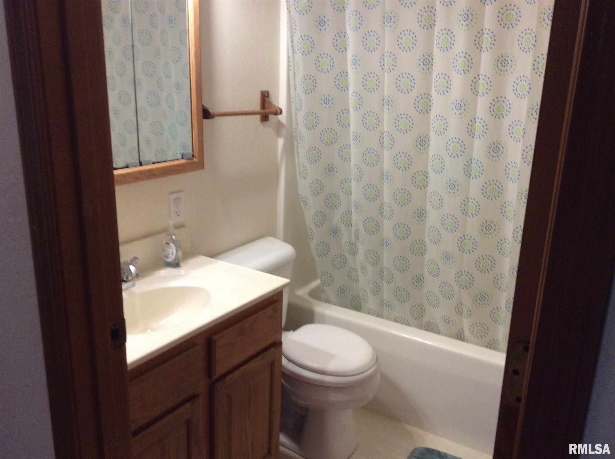 13247 Smith Road Mount Vernon, IL 62864 - Photo 15 of 35