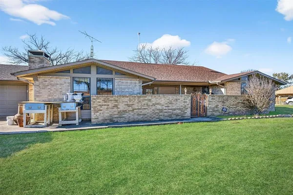 $349,900 | 1839 County Road 121, Gainesville, TX 76240