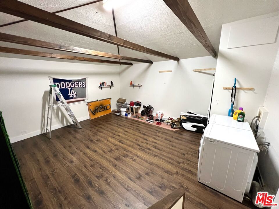 5757 Vesper Avenue Van Nuys, CA 91411 - Photo 12 of 18 a bed room with a bed