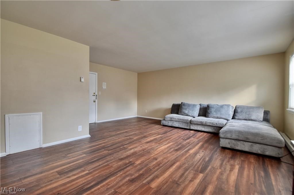 13833 Cedar Road, Unit 203 South Euclid, OH 44118 - Photo 3 of 9