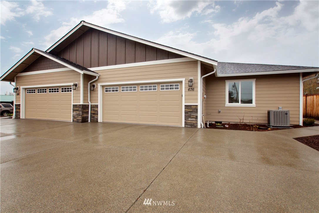 676 Southwest 20th Street Chehalis, WA 98532 - Photo 1 of 28 Gallery Image 1