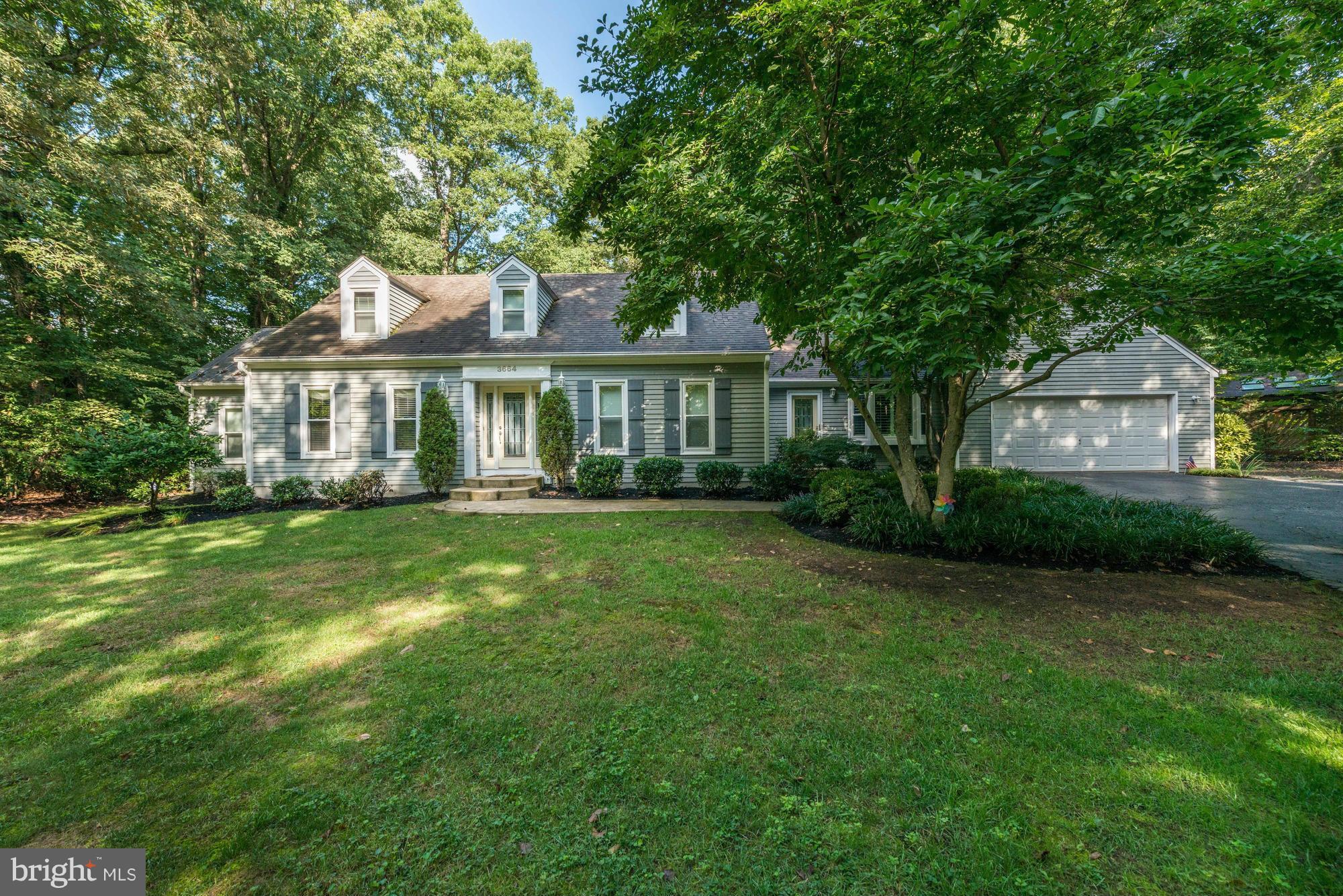 3664 Russell Road Woodbridge, VA 22192 - Photo 2 of 30 Exterior (Front)
