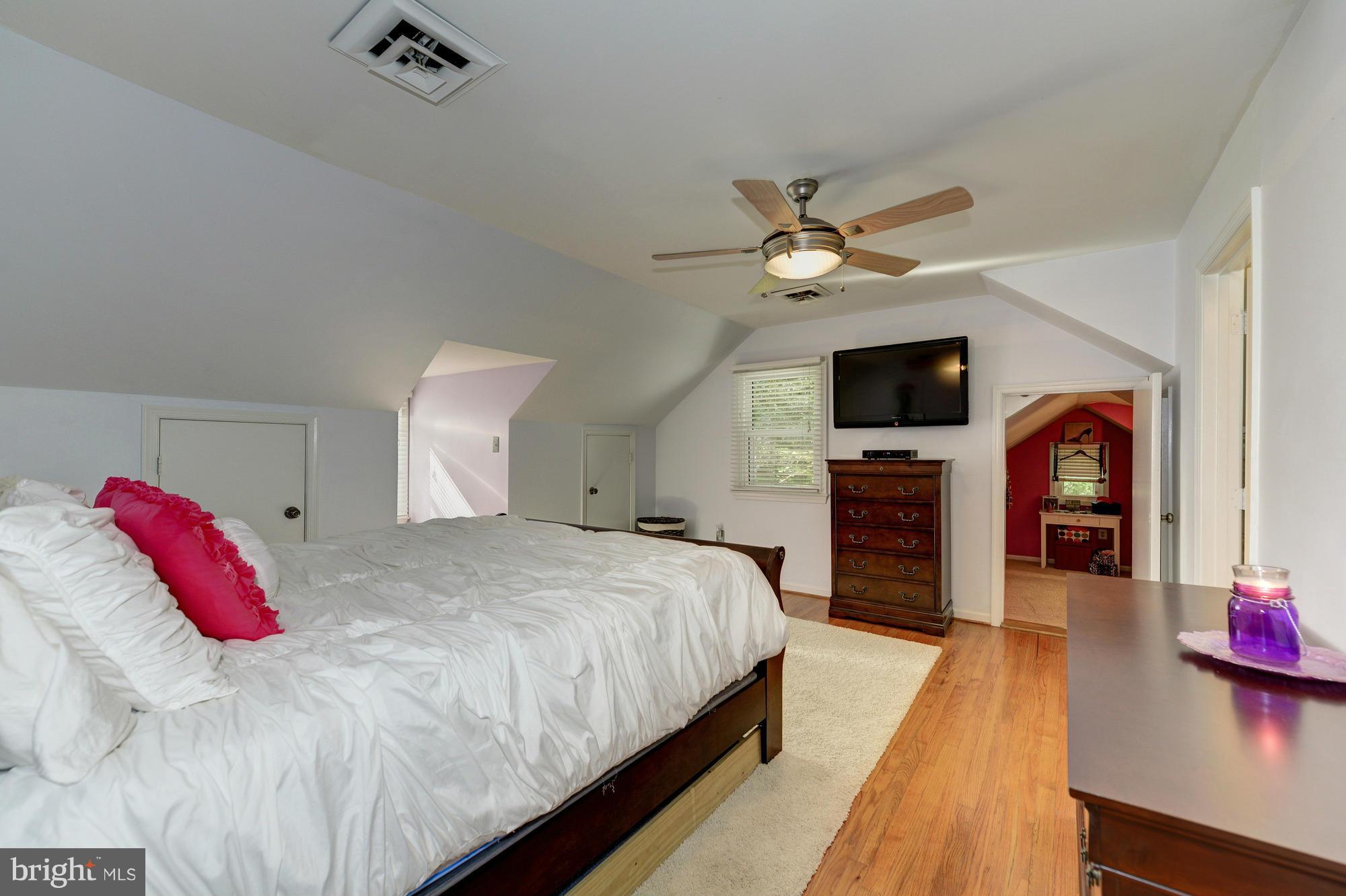 3664 Russell Road Woodbridge, VA 22192 - Photo 17 of 30 Bedroom (Master)