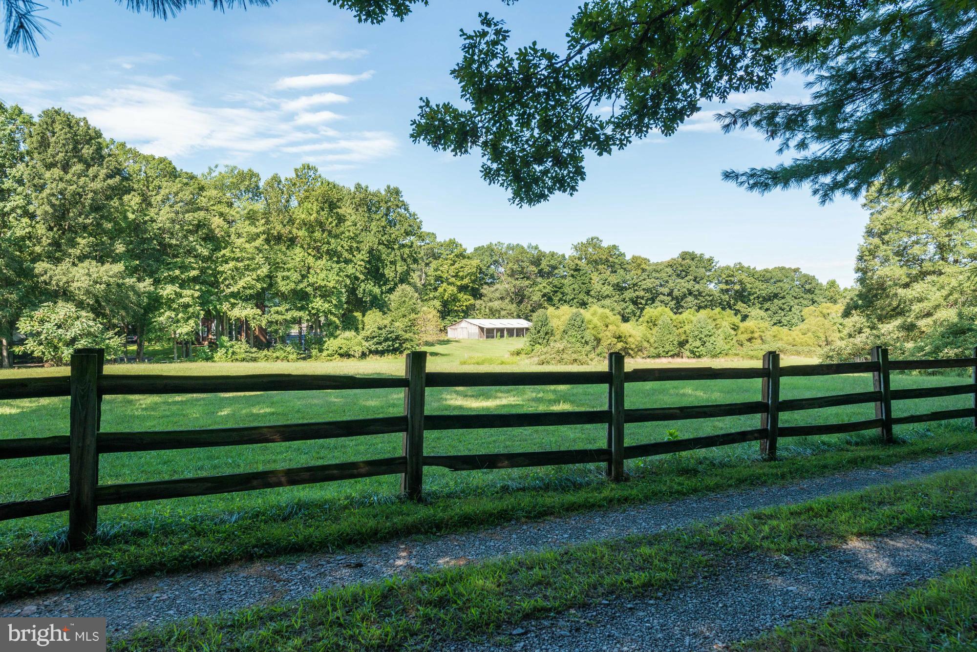 3664 Russell Road Woodbridge, VA 22192 - Photo 30 of 30 Home Backs to 10acre Horse Farm (No Horses)