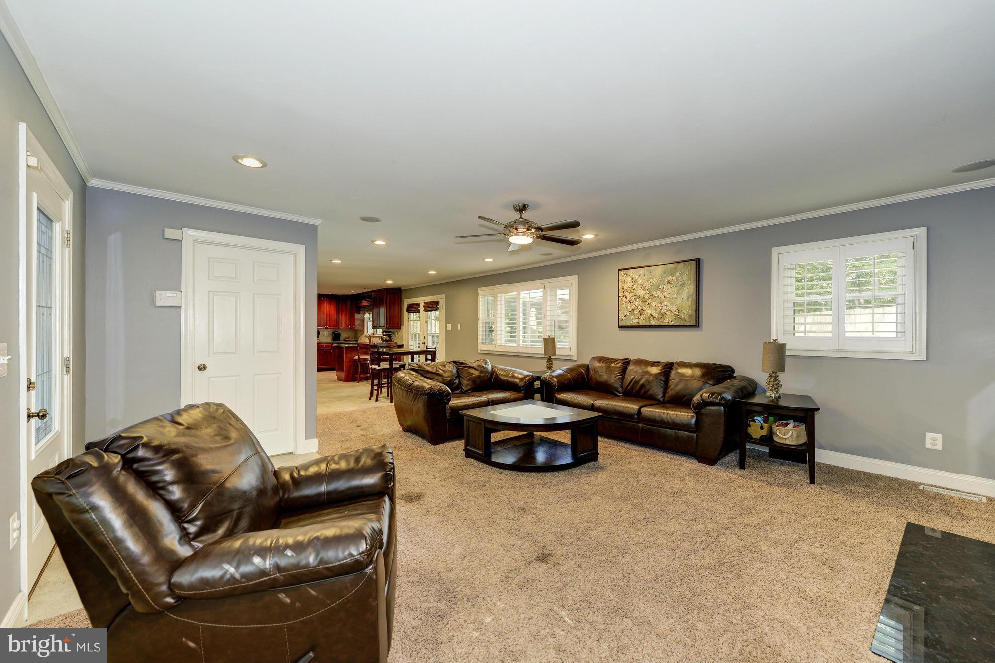 3664 Russell Road Woodbridge, VA 22192 - Photo 6 of 30 Living Room