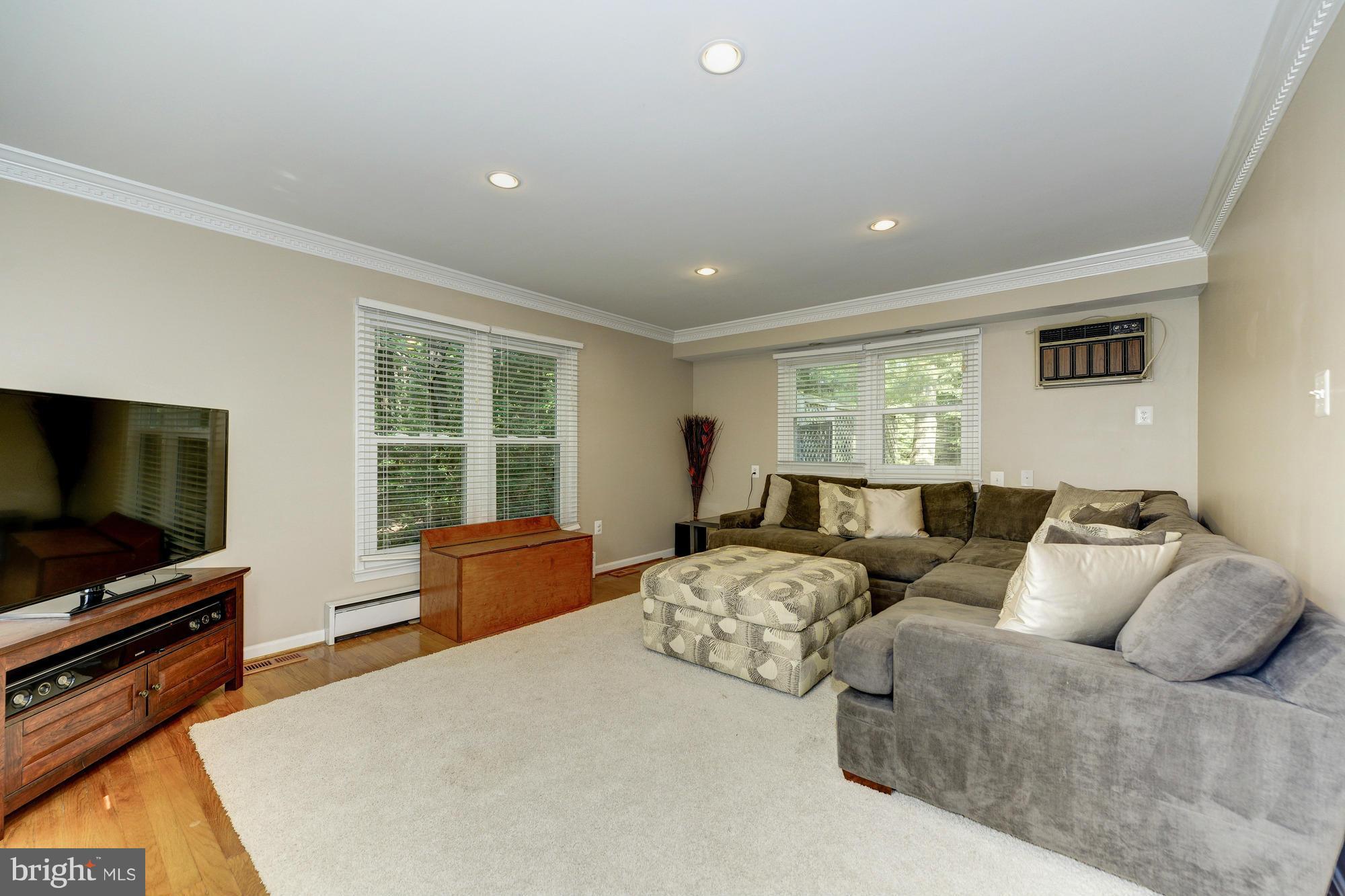 3664 Russell Road Woodbridge, VA 22192 - Photo 8 of 30 Family Room